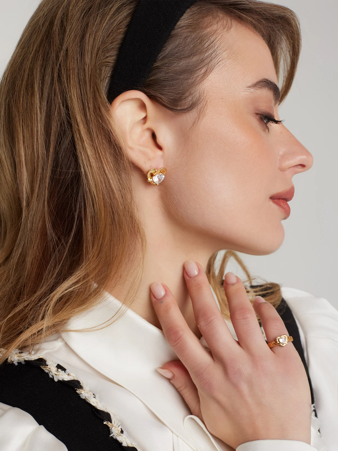 Ambre Heart Earrings (White) - Image 2
