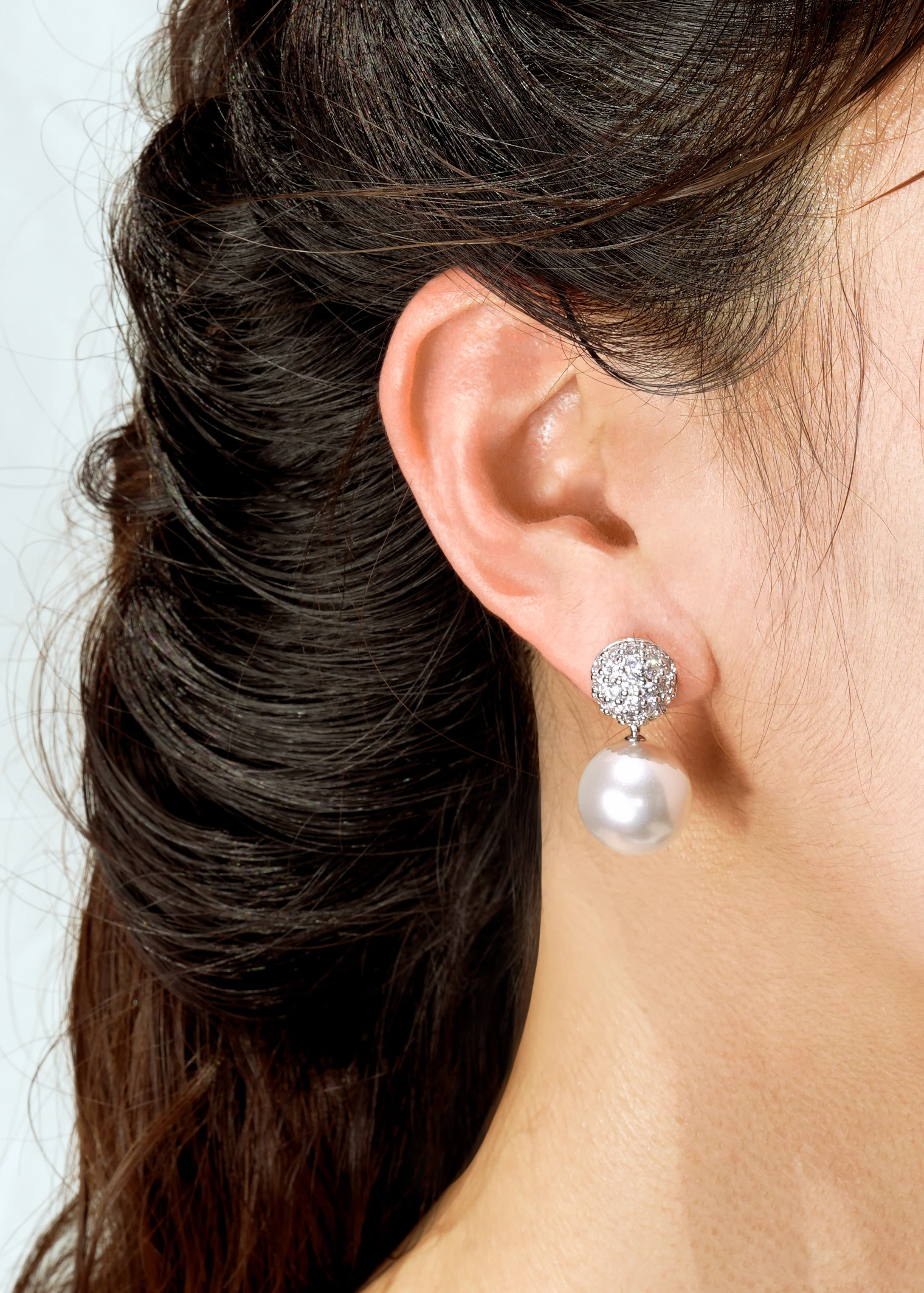 Evie Pearl Earrings - Image 3