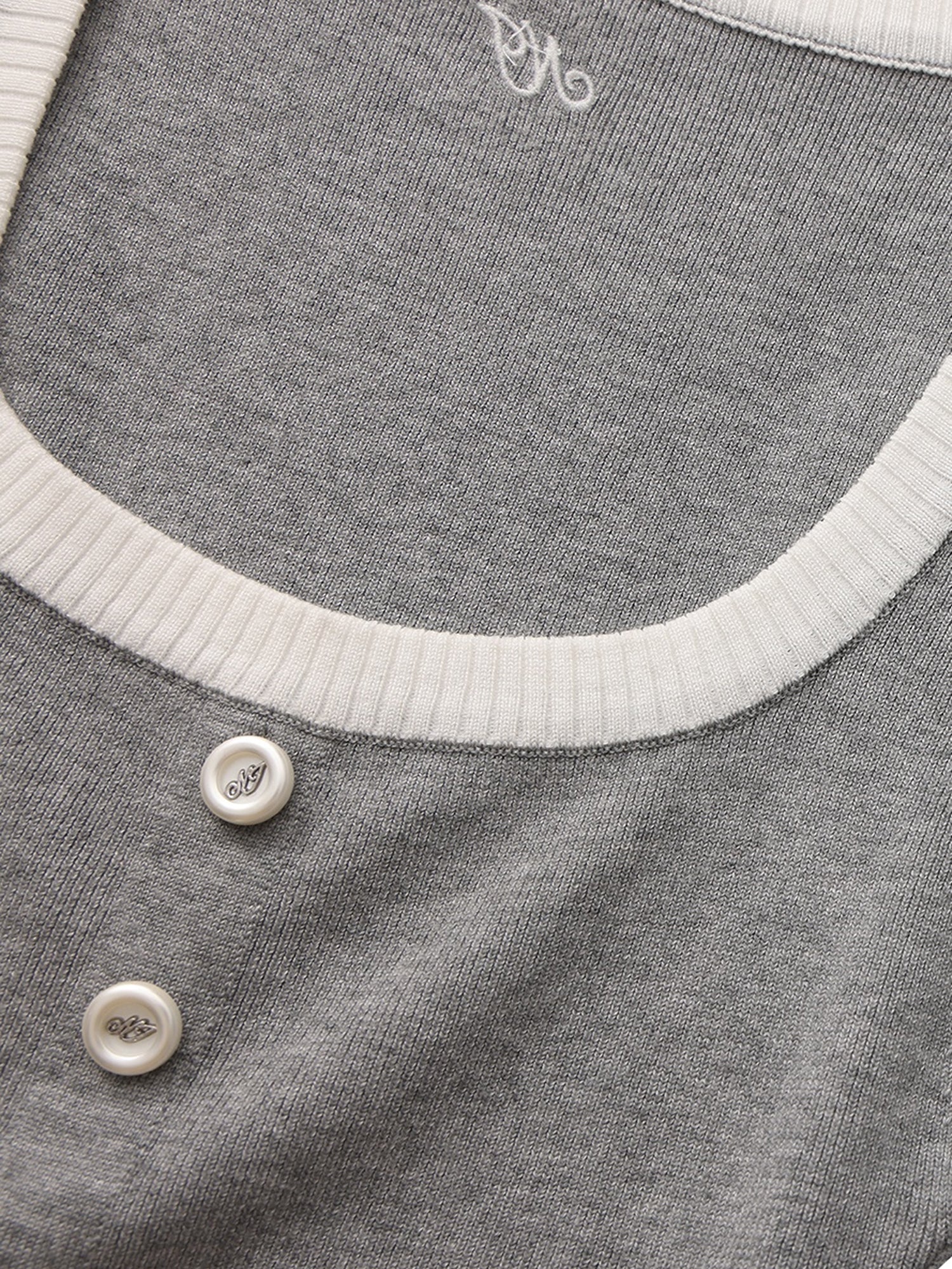 Millie Contrast-Trim Grey Knit Vest - Image 5